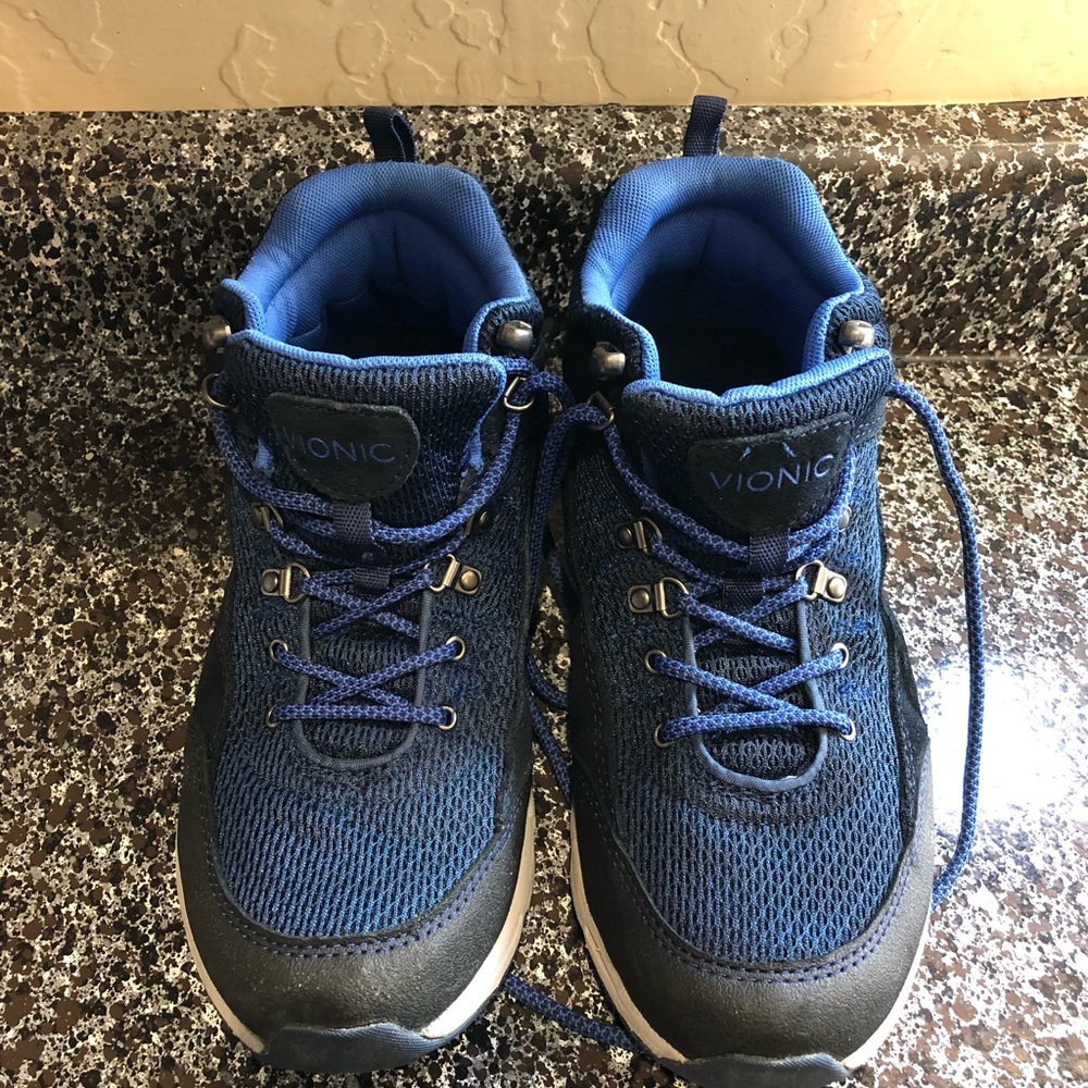 Vionic hiking shoes